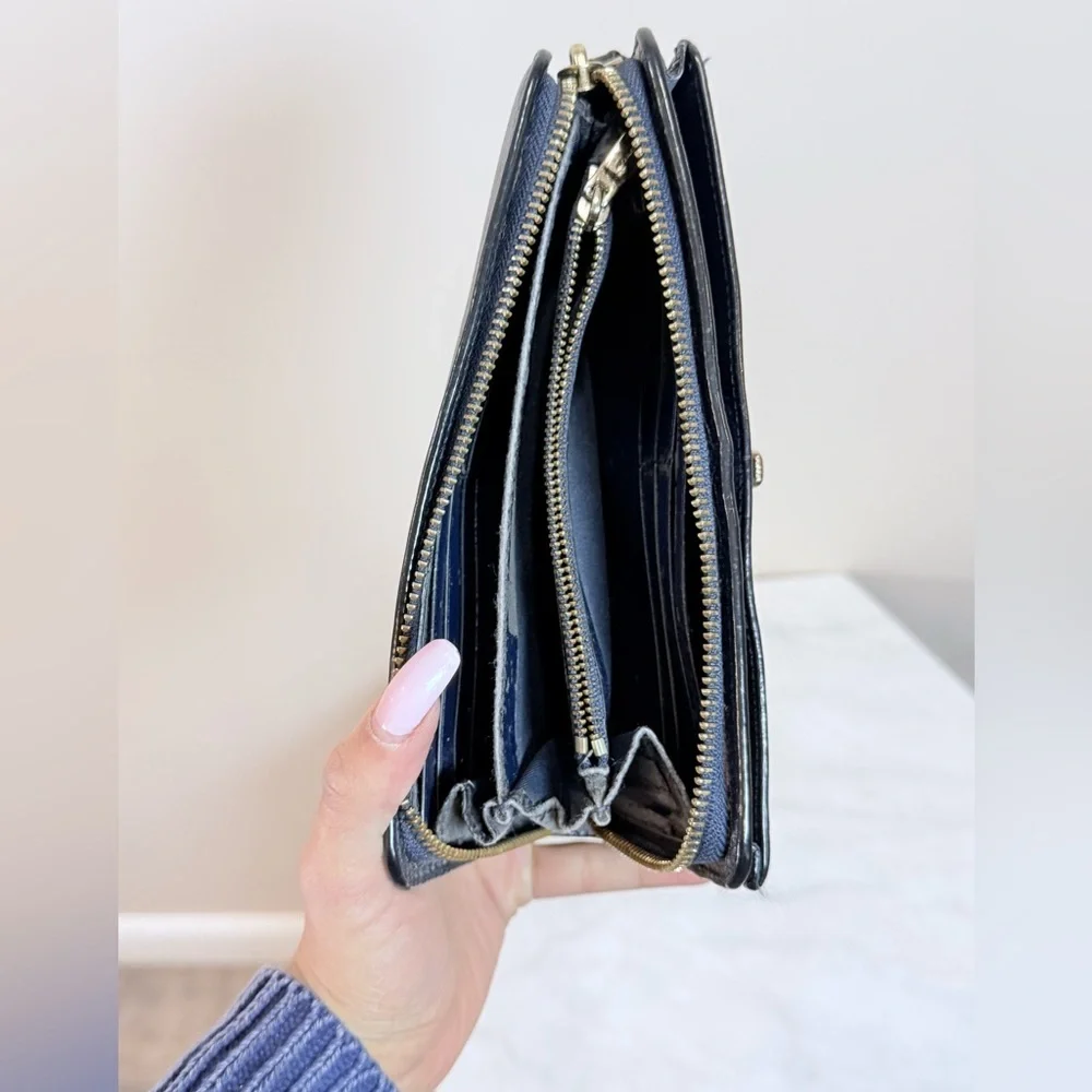 🔥Coach Black Leather Zip Wallet with Turn-Lock Accent Fair Condition 🔥